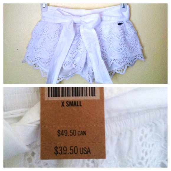 Eyelet lace Hollister shorts