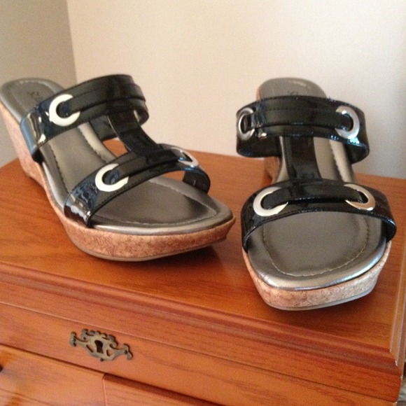 Black sandals⭕️BUNDLED⭕️