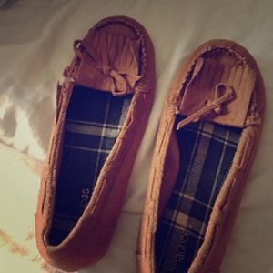 Moccasin shoes