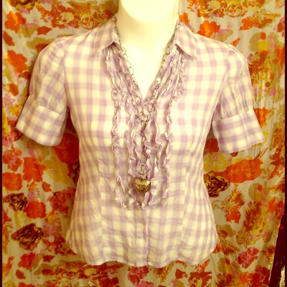 💜VS! Ruffle Front Button Down Top!💜