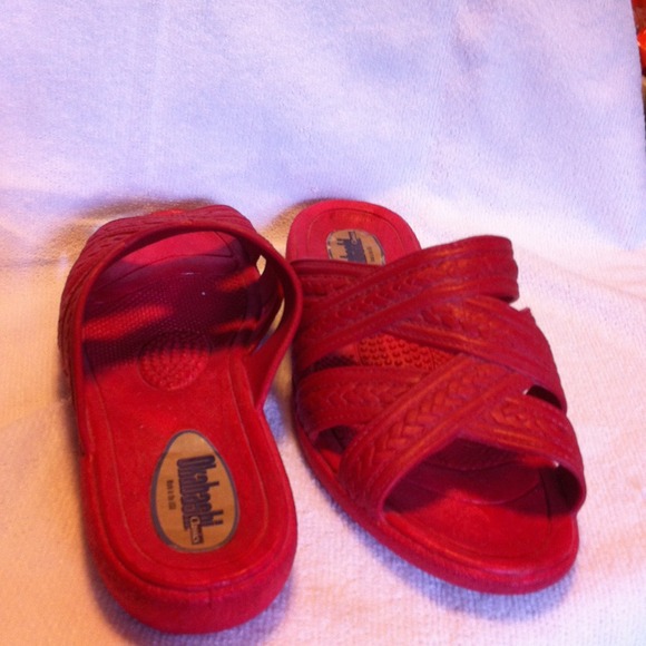 Okabashi classics Cross Strap slip-on.