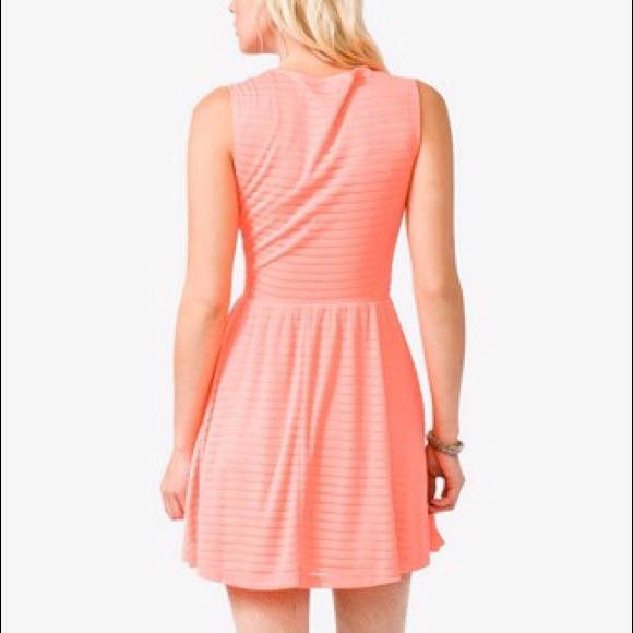 ️⭕️TRADED⭕️NWOT. Mint Green Dress. - Picture 2 of 2