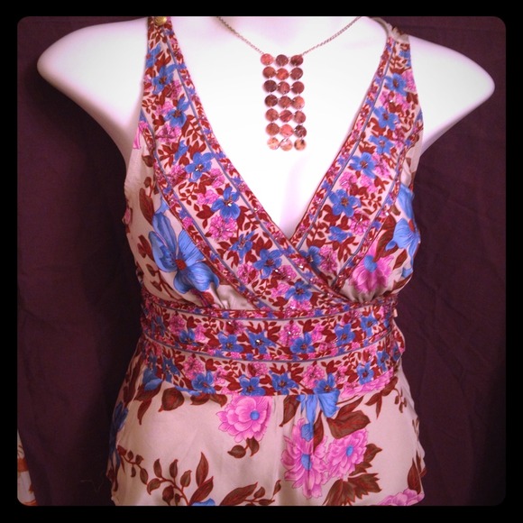 💞Gorgeous Silk Floral Tank!💞