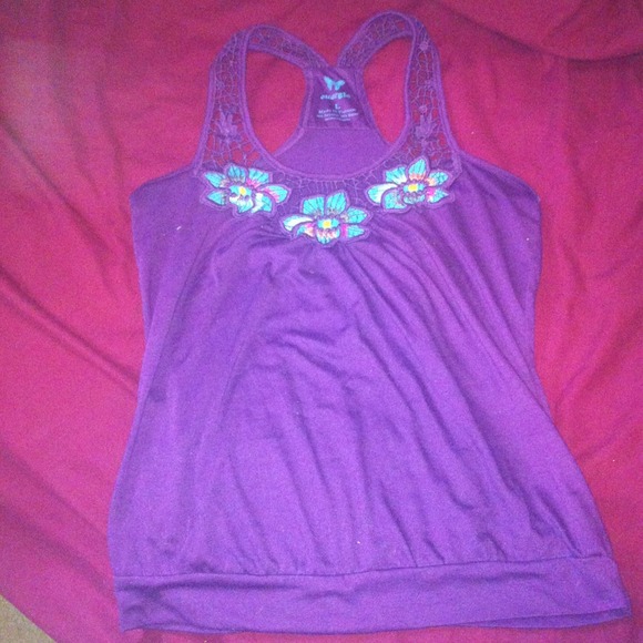 Cute racer back top - Picture 1 of 3