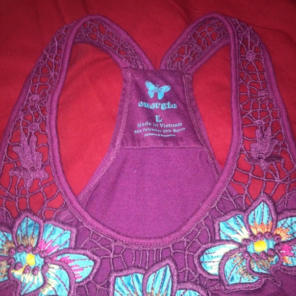 Cute racer back top - Picture 3 of 3