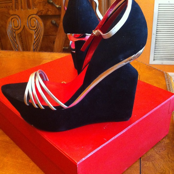 Charles Jourdan shoes - Picture 2 of 4