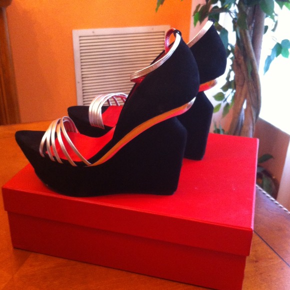 Charles Jourdan shoes - Picture 3 of 4