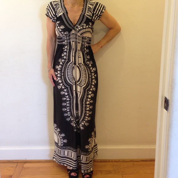 Black & White Aztec Dress - Picture 2 of 4