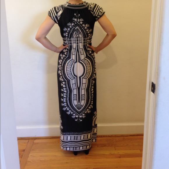 Black & White Aztec Dress - Picture 3 of 4