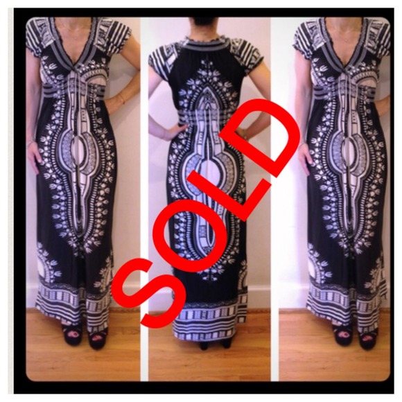 Dresses & Skirts - Black & White Aztec Dress