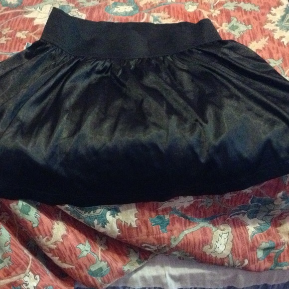 Black skirt 🔴sold🔴