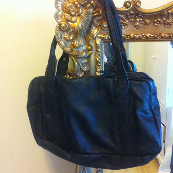 **TRADED**Roxy black Handbag purse - Picture 2 of 3