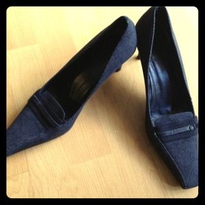 Authentic Gucci charcoal grey heels Sz 39