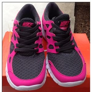 😎Pink Grey and White Nike Free Run 3.0😋