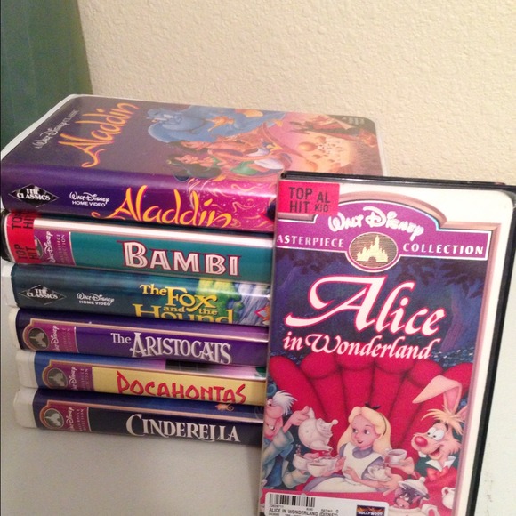 😄RESERVED😄 Childrens VHS movies (6)