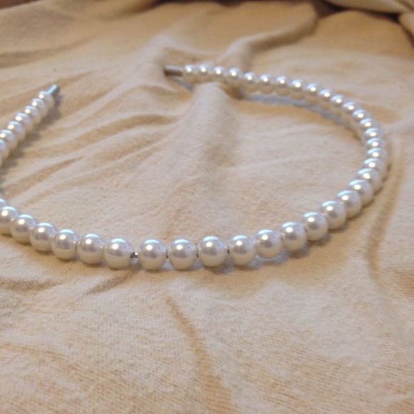 Pearl headband