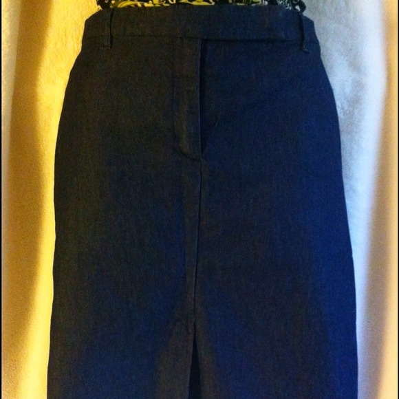 ❤Fun Dark Blue Knee Length Denim Skirt!