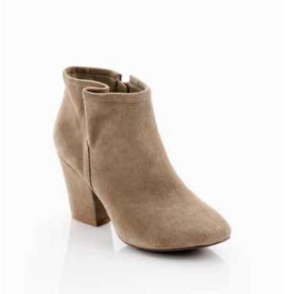 ❌SOLD❌Shoemint "Esther" in taupe 🎉reduced🎉
