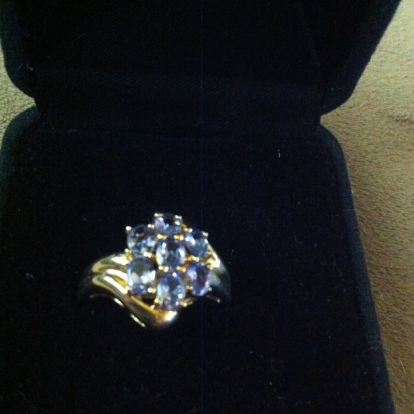 Beautiful 14k size 61/2 Genuine Tanzanite ring 💎