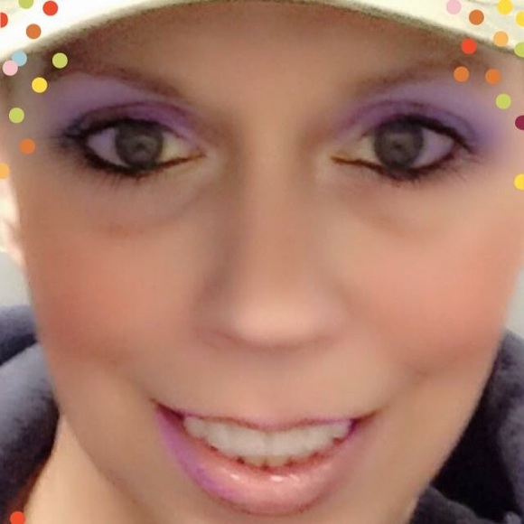 Hi fellow Poshers.Welcome.All offers considered.π - Picture 3 of 4