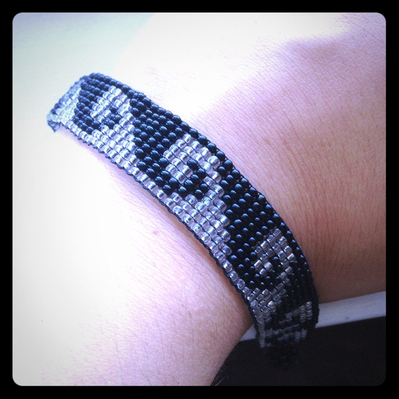 Black and White Beaded Waves Bracelet