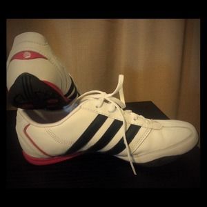 Adidas Sneakers