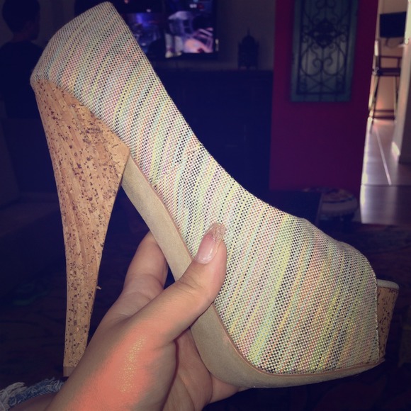 Heels - Picture 1 of 2
