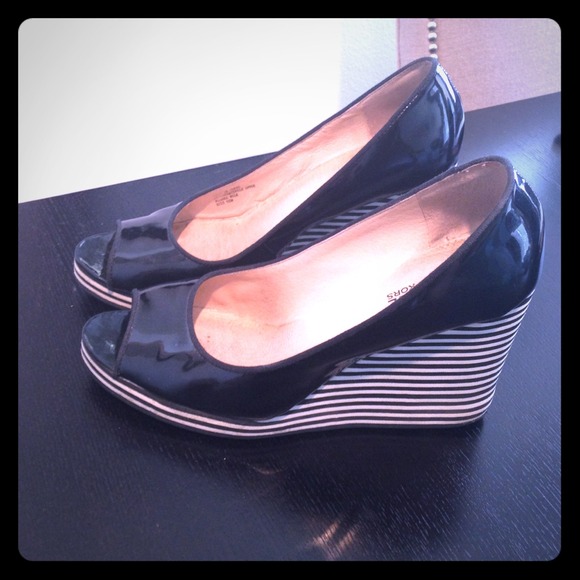 MICHAEL Michael Kors Shoes - Michael Kors Foam Peep Toe Wedges