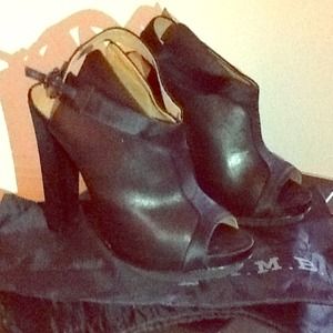 L.A.M.B. luxurious peep toe bootie BRAND NEW!