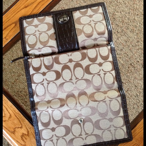 Authentic coach wallet - Picture 2 of 4