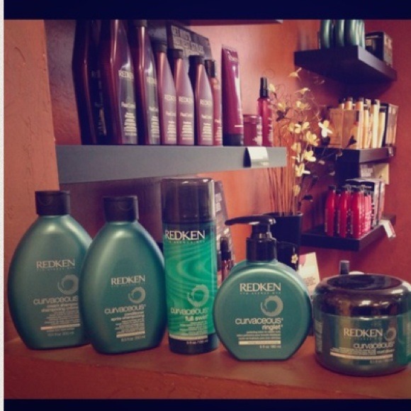 Redken curvaceous set (5) in all