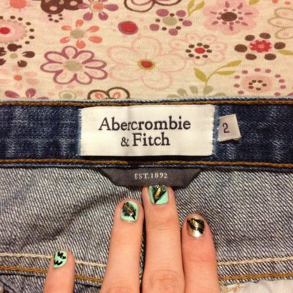 A&f skirt - Picture 2 of 3