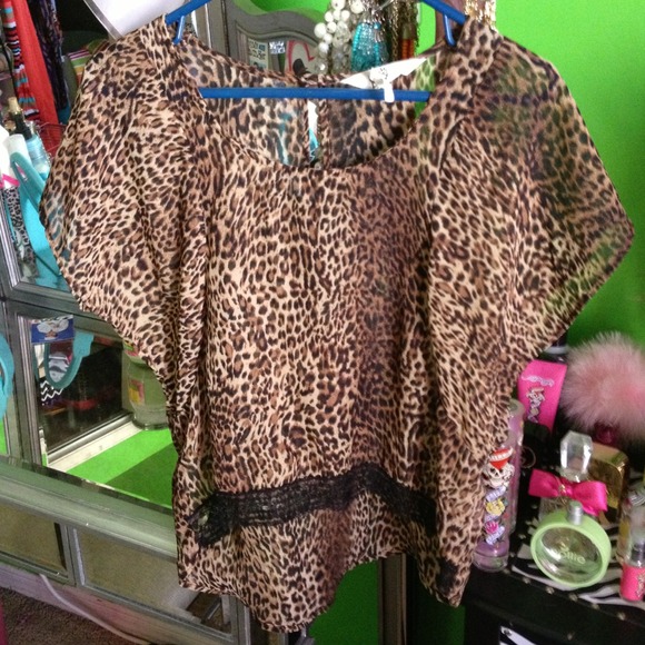 Leopard print high low shirt