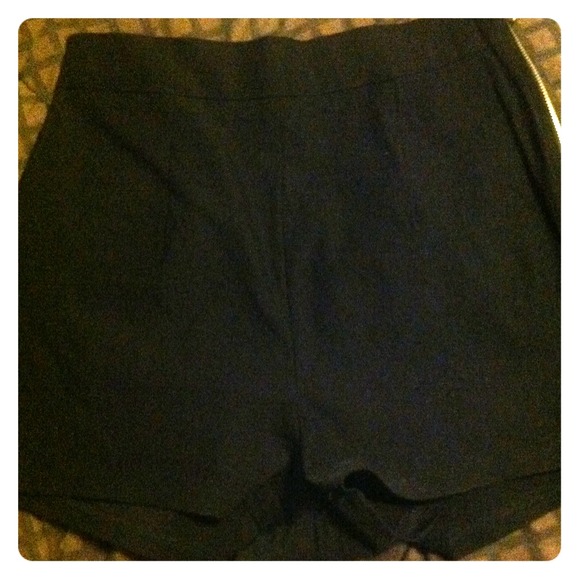 Classic black shorts - Picture 1 of 2