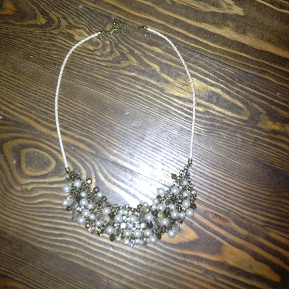 🔴Sold🔴 Express pearl bib necklace