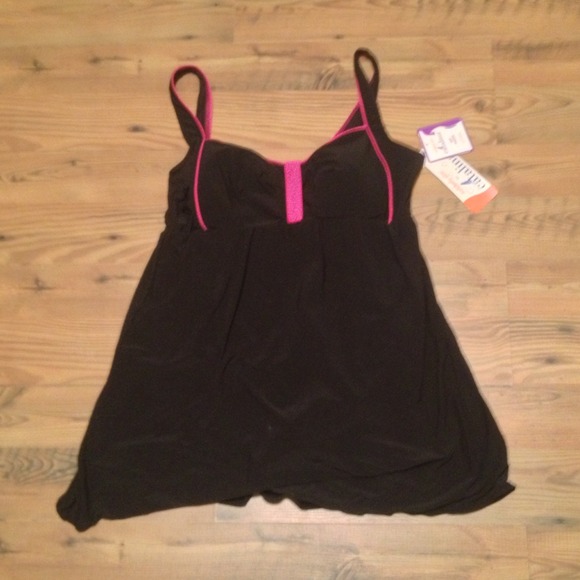 Suddenly slim hip hider swim suit