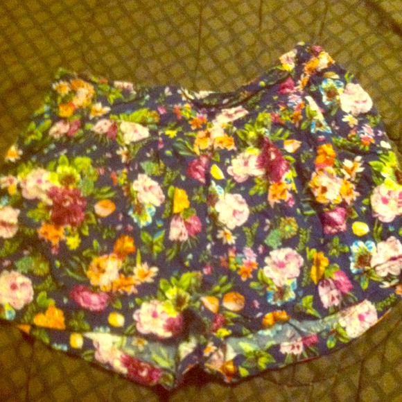 Cute shorts - Picture 1 of 1