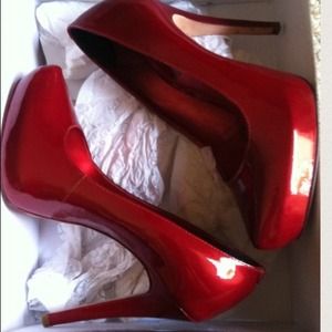 ALDO Atlantic city red 41/2 inch heel