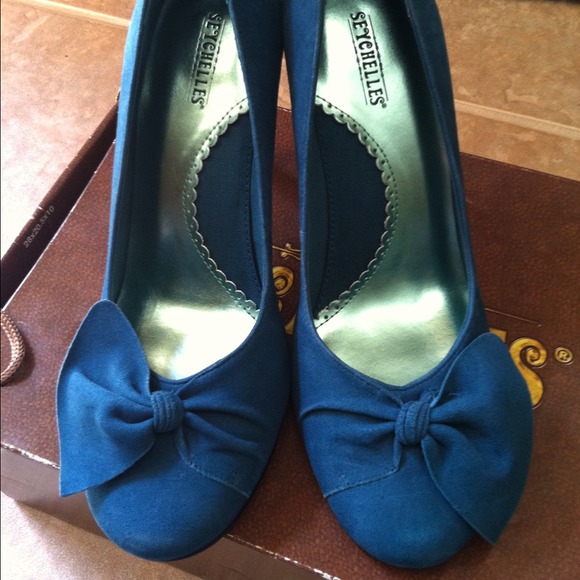 Seychelles modern love blue suede heels