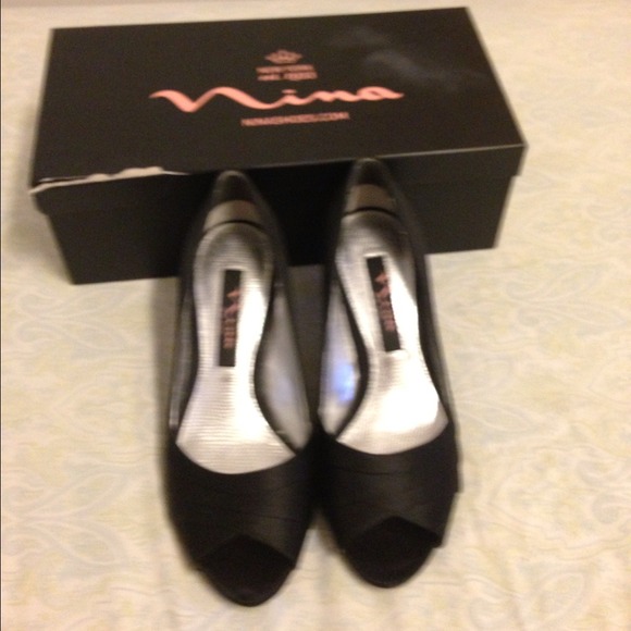 🔵Sold locally🔵Nina open toe shoes
