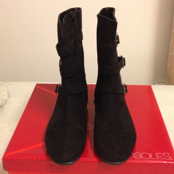 🔵Sold locally🔵Aerosoles boots