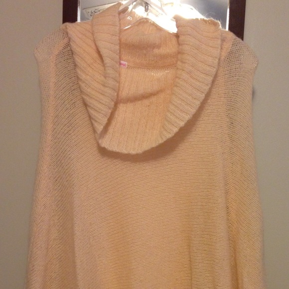 Pink poncho - Picture 2 of 3