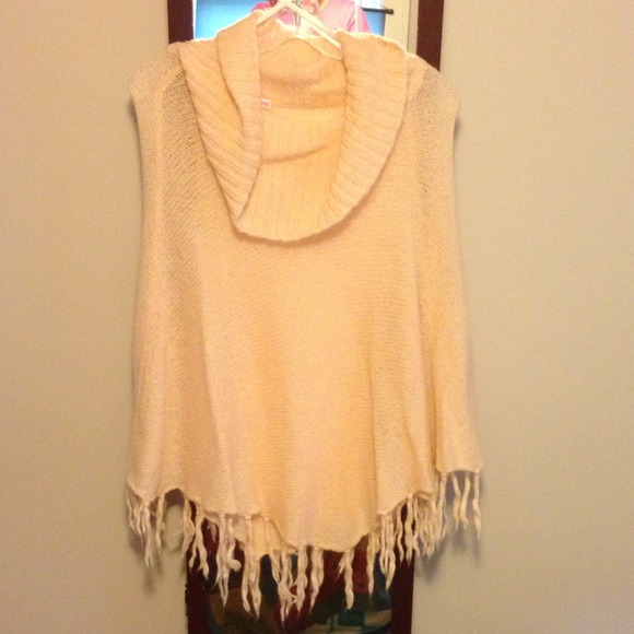 Pink poncho - Picture 3 of 3