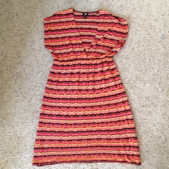 Reduced! Gorgeous multi-colored low cut dress! - Picture 3 of 3