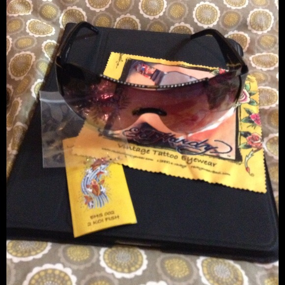 100% authentic Ed Hardy Swarovski crystal - Picture 1 of 4