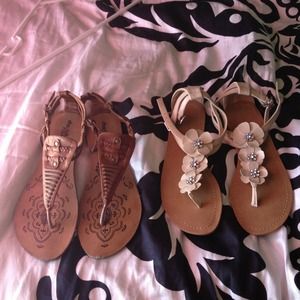 Bundle of 2 flats