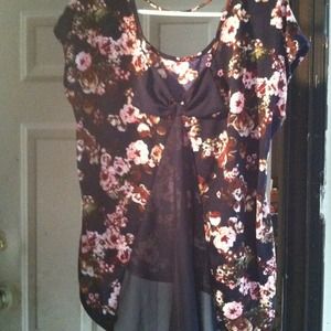 Julie's closet top. Size 1x.