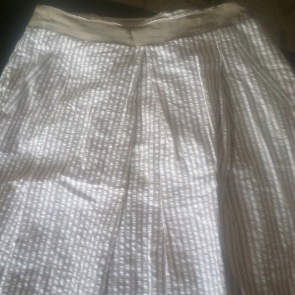 Very Cute Banana Republic Seer Sucker Skirt!