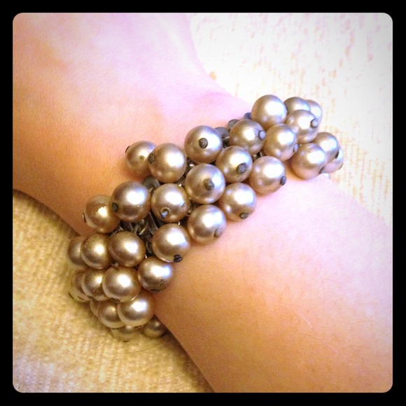 💃TRADED💃Super fun vintage pearl stretch