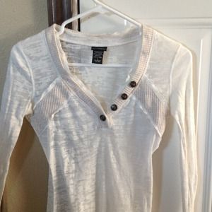 New Price!! Day Trip acid washed henley